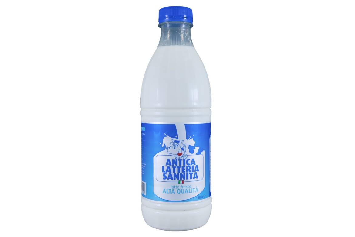 Latte-Fresco-Alta-Qualita-Intero-Iaquilat.jpg